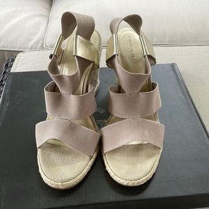 Tahari beige open toe sandals
